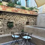 Pou, Charming In Girona * Campllong