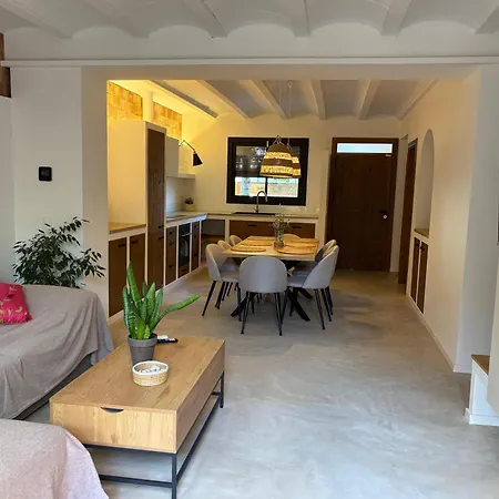 Pou, Charming In Girona *